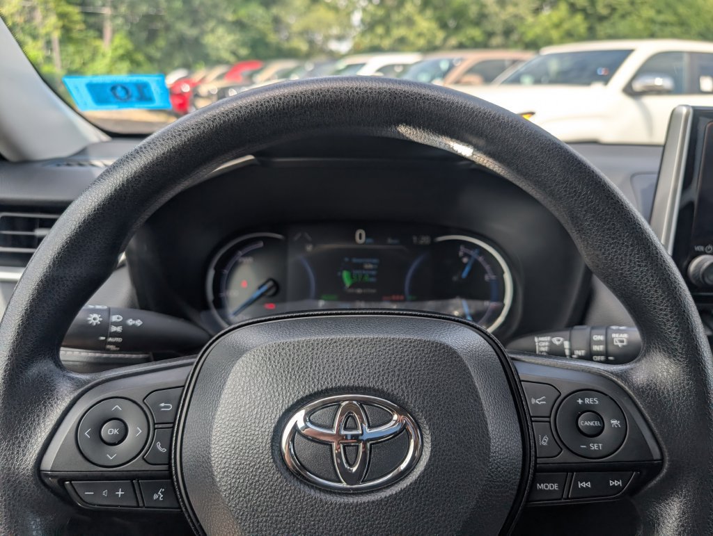 Certified 2024 Toyota RAV4 XLE AWD/4WD image 25