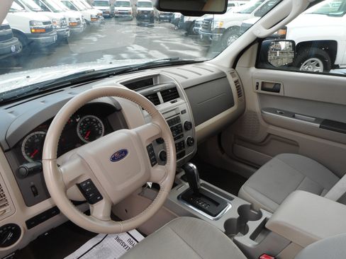 Used 2010 Ford Escape 4WD Hybrid image 13
