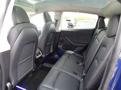 Used 2021 Tesla Model Y Long Range image 15