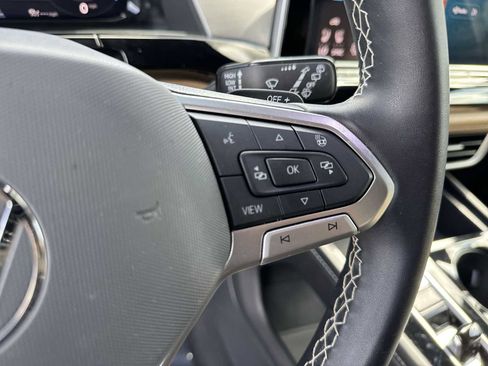 Used 2024 Volkswagen Atlas Cross Sport SE image 24