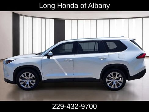 Used 2024 Toyota Grand Highlander FWD image 13