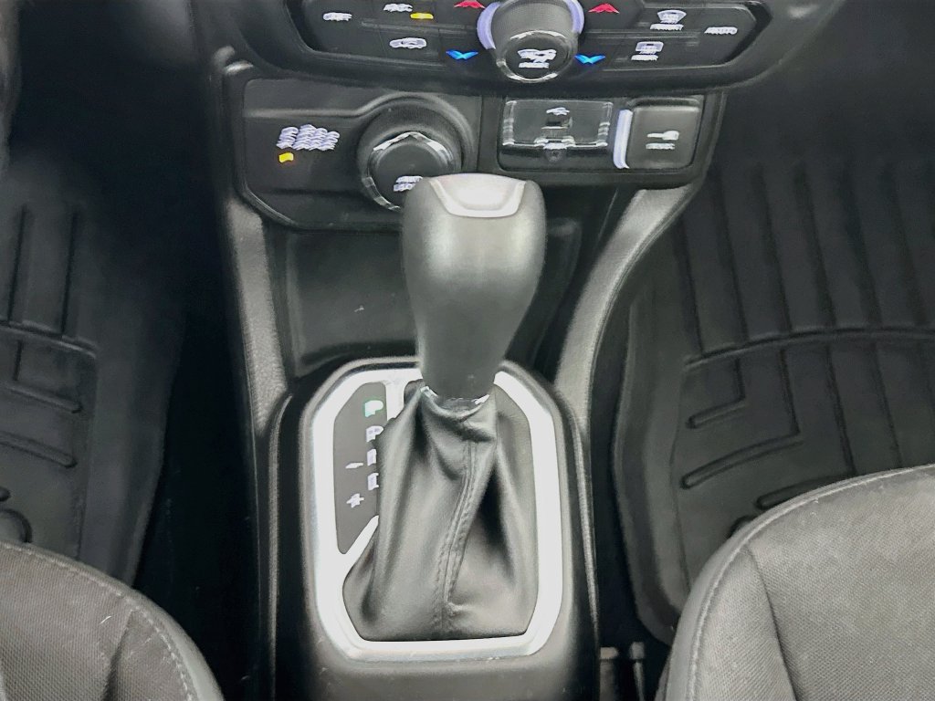 Certified 2023 Jeep Renegade Latitude w/ Premium Group AWD/4WD image 27