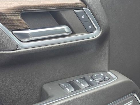 Used 2024 Chevrolet Silverado 1500 LT Trail Boss w/ Convenience Package II AWD/4WD image 10