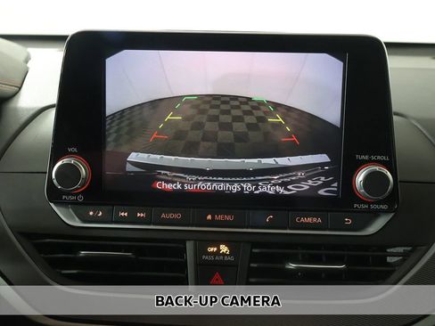 Used 2023 Nissan Altima 2.5 SR FWD image 4