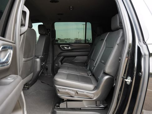 Used 2023 Chevrolet Suburban LT image 19