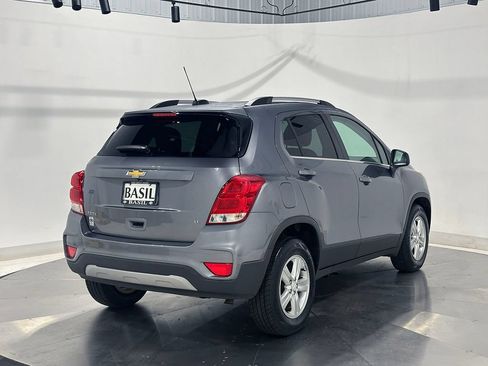 Used 2020 Chevrolet Trax LT FWD image 11
