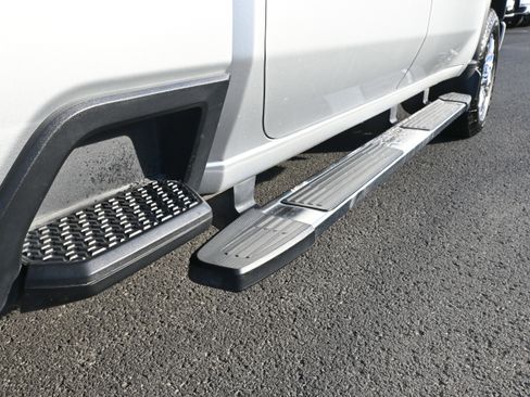 Used 2020 Chevrolet Silverado 3500 High Country w/ Technology Package image 12