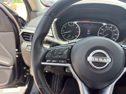 Used 2025 Nissan Altima 2.5 SR FWD image 17