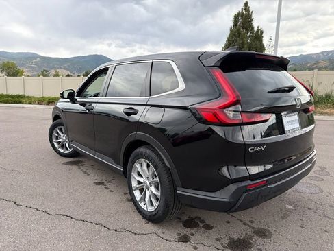 Used 2025 Honda CR-V EX image 9