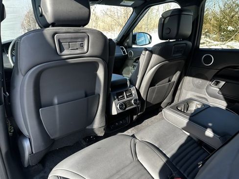 Used 2023 Land Rover Discovery S R-Dynamic image 14