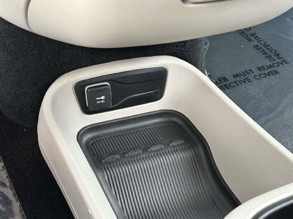 Used 2024 Chrysler Pacifica Limited FWD image 19