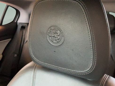 Used 2019 Alfa Romeo Stelvio Ti w/ Nero Edizione AWD/4WD image 28