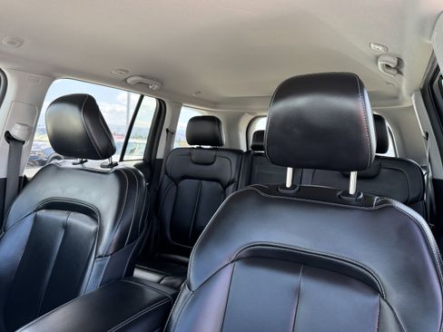 Used 2024 Jeep Grand Cherokee Limited w/ Black Appearance Package RWD image 19