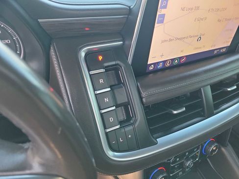 Used 2021 Chevrolet Tahoe Z71 w/ Rear Media and Nav Package image 17