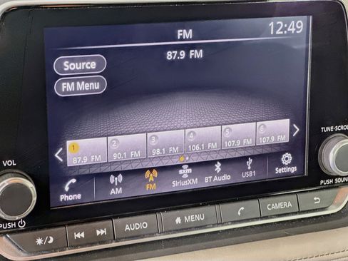 Used 2025 Nissan Rogue SV FWD image 21