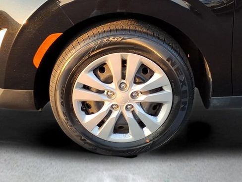 Used 2023 Kia Soul LX FWD image 10