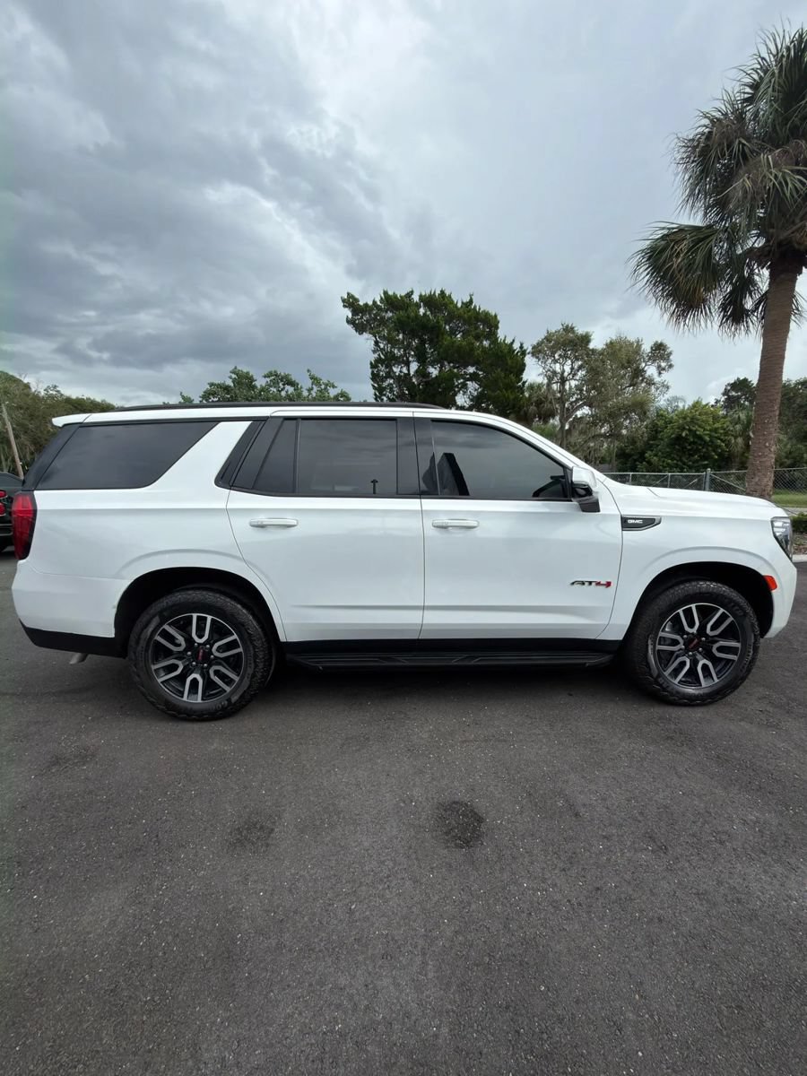 Used 2024 GMC Yukon AT4 w/ Technology Package AWD/4WD image 4
