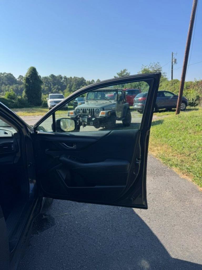 Used 2023 Subaru Outback Premium AWD/4WD image 11
