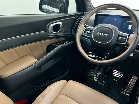 Used 2024 Kia Sorento SX Prestige w/ Olive Brown Leather Package image 12