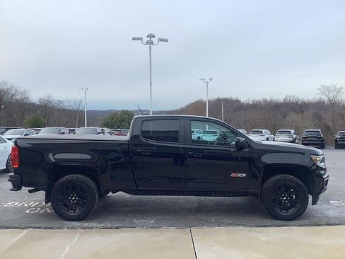 Used 2022 Chevrolet Colorado Z71 w/ Z71 Midnight Edition image 4