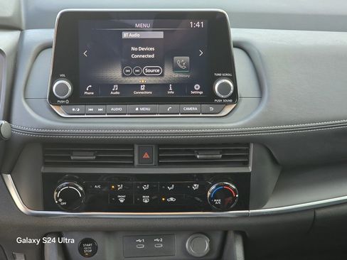 Used 2025 Nissan Rogue S image 26