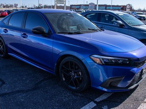 Used 2022 Honda Civic Sport image 3