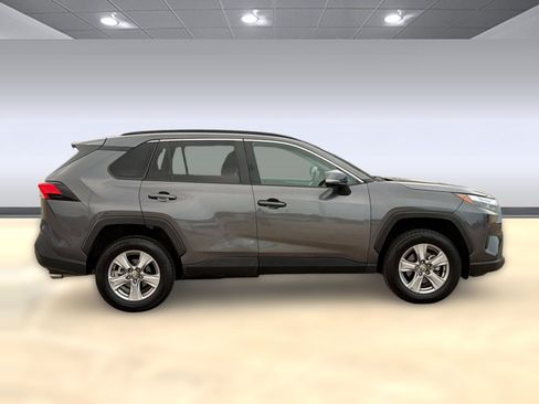 Used 2025 Toyota RAV4 XLE AWD/4WD image 8
