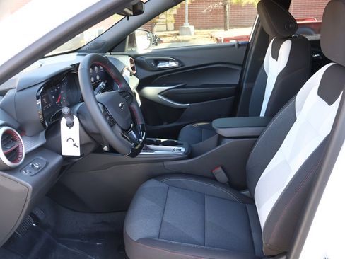New 2026 Chevrolet Trax RS w/ Sunroof Package image 9