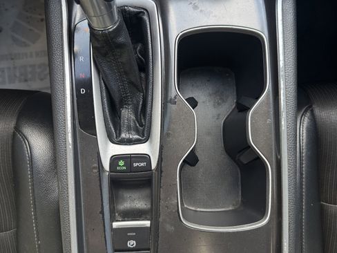 Used 2018 Honda Accord Sport image 17