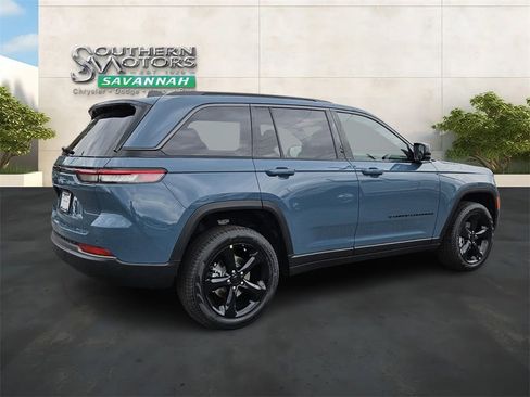 New 2026 Jeep Grand Cherokee Limited w/ Limited Altitude Package RWD image 5