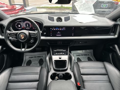 Certified 2024 Porsche Cayenne Coupe AWD/4WD image 10