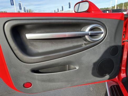 Used 2004 Chevrolet SSR w/ Preferred Equipment Group image 14