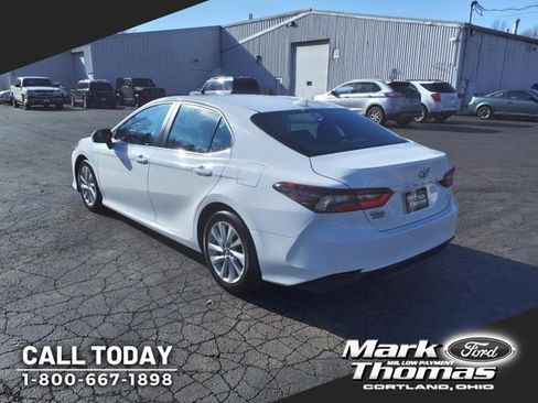 Used 2022 Toyota Camry LE image 3