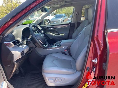 Used 2022 Toyota Highlander Platinum AWD/4WD image 38
