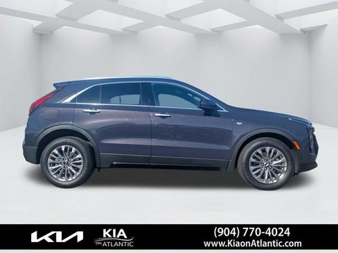 Used 2024 Cadillac XT4 Premium Luxury image 2