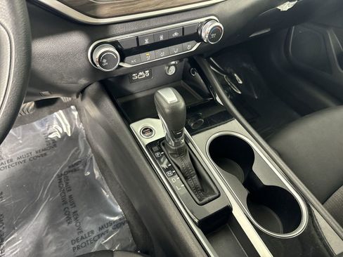 Certified 2024 Nissan Altima 2.5 SV image 19
