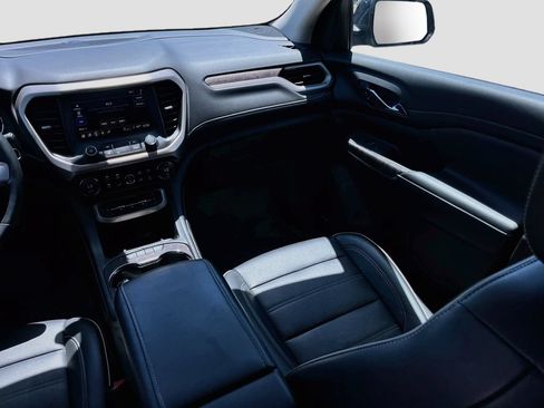 Used 2023 GMC Acadia Denali w/ Denali Ultimate Package FWD image 25