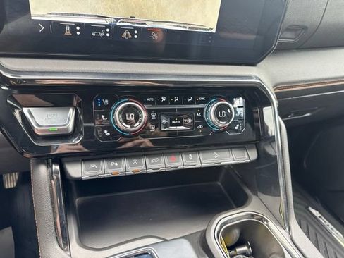 Used 2024 GMC Sierra 1500 AT4 w/ AT4 Premium Package AWD/4WD image 26