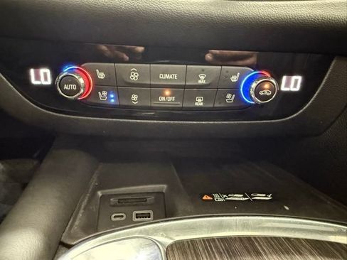 Used 2023 Buick Enclave Avenir w/ Avenir Technology Package AWD/4WD image 41