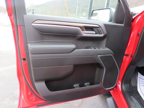 Used 2022 Chevrolet Silverado 1500 LT w/ Z71 Off-Road Package image 28