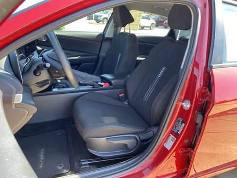Used 2024 Hyundai Elantra SEL FWD image 21