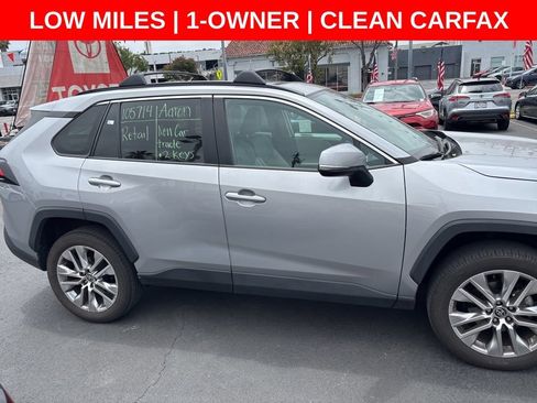 Used 2022 Toyota RAV4 XLE Premium FWD image 5