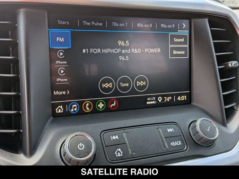 Used 2023 GMC Acadia SLE w/ Driver Convenience Package FWD image 21