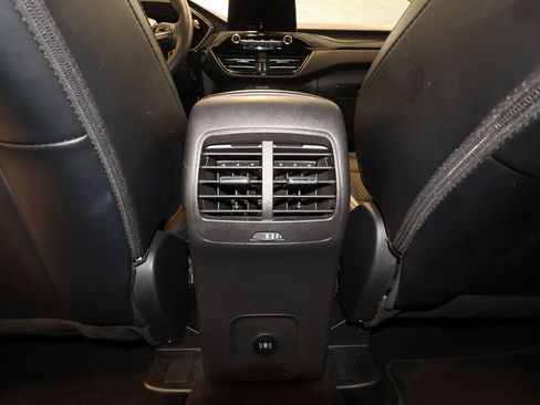 Used 2025 Ford Escape ST-Line Select AWD/4WD image 29