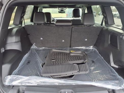 New 2026 Jeep Cherokee Overland w/ Trailer Tow Group AWD/4WD image 19