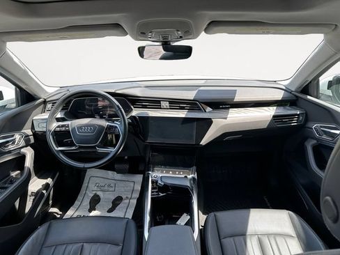 Used 2023 Audi e-tron Premium Plus w/ Premium Plus Package AWD/4WD image 12