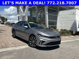 Certified 2025 Volkswagen Jetta SE video 1