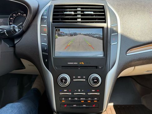 Used 2017 Lincoln MKC Select w/ Select Plus Package image 32