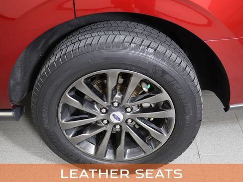 Used 2019 Ford Expedition Limited w/ Equipment Group 301A AWD/4WD image 14