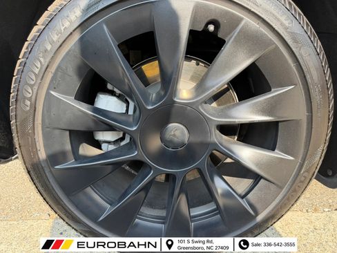 Used 2023 Tesla Model Y Long Range AWD/4WD image 27